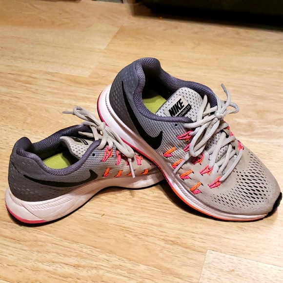 Nike tennis shoes